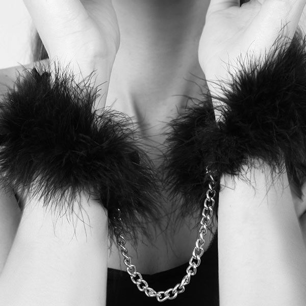 Kajdanki na nadgarstki z piórami Za Za Zu Bijoux Indiscrets